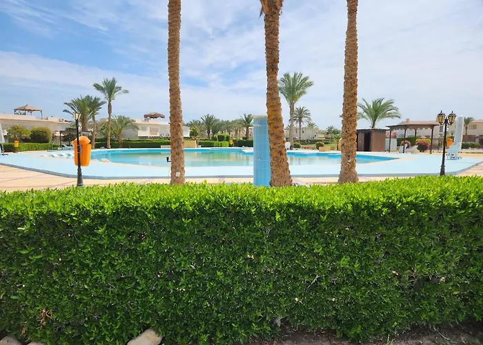 Luxury In Jaz Little Venice Elsokhna Golf With Private Garden & Pool View - Families Only Villa *