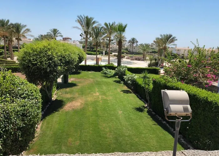 Villa Luxury In Jaz Little Venice Elsokhna Golf With Private Garden & Pool View - Families Only
