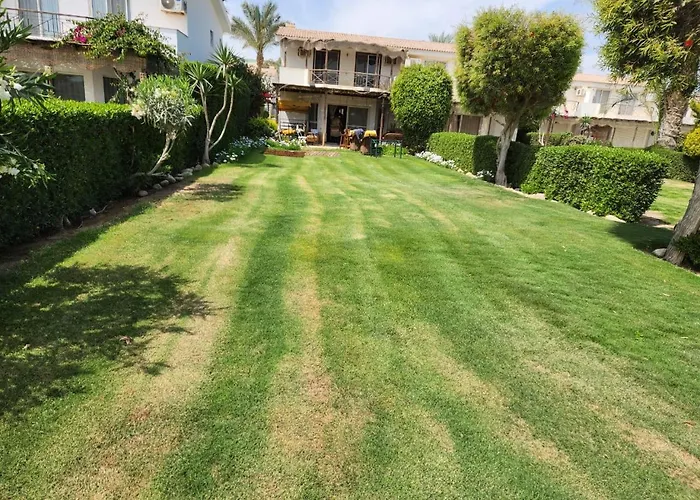 Villa Luxury In Jaz Little Venice Elsokhna Golf With Private Garden & Pool View - Families Only *