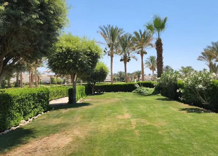 Villa Luxury In Jaz Little Venice Elsokhna Golf With Private Garden & Pool View - Families Only