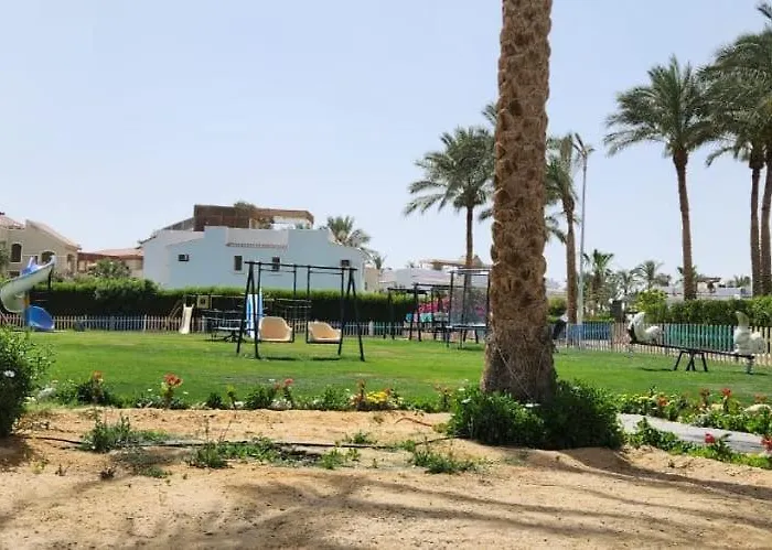 Luxury In Jaz Little Venice Elsokhna Golf With Private Garden & Pool View - Families Only *