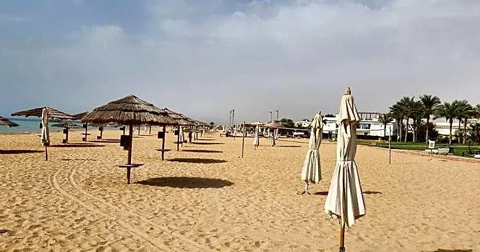 Luxury In Jaz Little Venice Elsokhna Golf With Private Garden & Pool View - Families Only